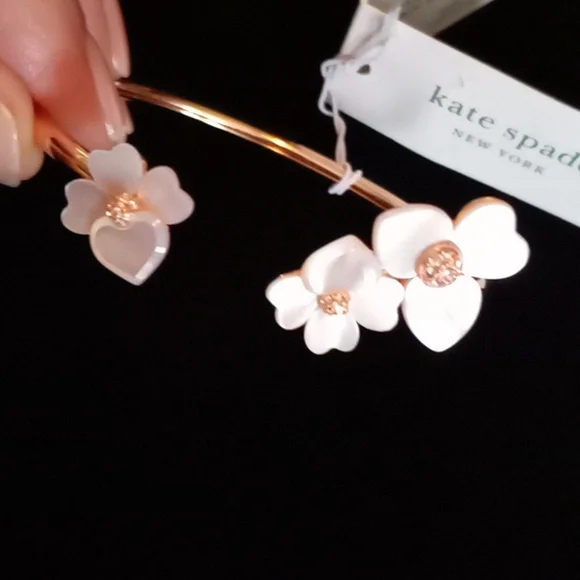 Kate Spade Bracelet(SALE) Free shipping!! ONLY 1 LEFT!!! - Picture 3 of 10